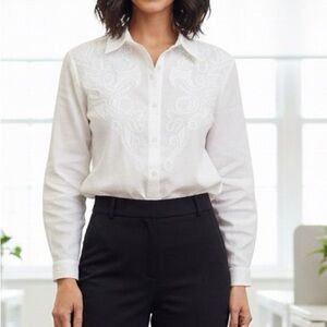 Yoona white linen embroidered women's blouse with buttons and collar, size L
